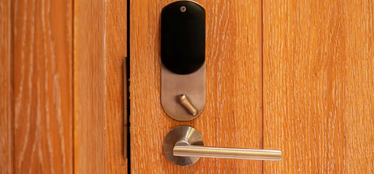 Automatic Locking Door Knob Auburn